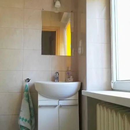 게스트하우스 Stanislawowska 11 4rooms 바르샤바