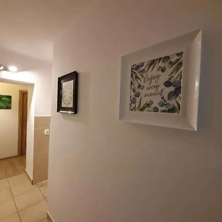 Stanislawowska 11 4rooms 게스트하우스 *