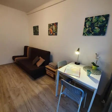 게스트하우스 Stanislawowska 11 4rooms *