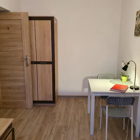 게스트하우스 Stanislawowska 11 4rooms